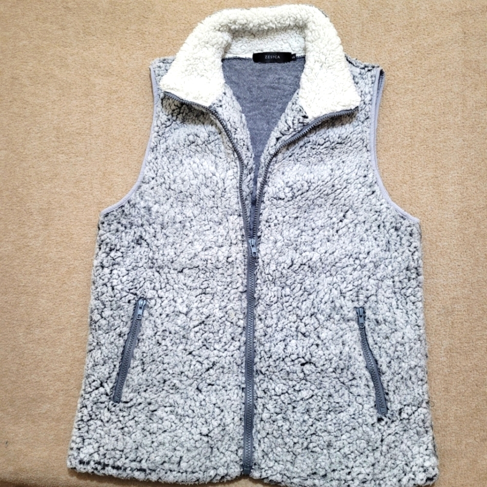 Zesica Faux Fur‎ Vest Women Size Small Full Zip